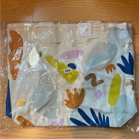 Kendra Scott Canvas Tote Bag in Terrazzo - Picture 5 of 5